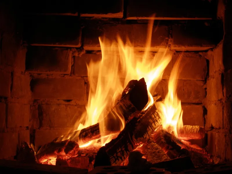 Подробнее о статье Как топить печь дровами естественной влажности